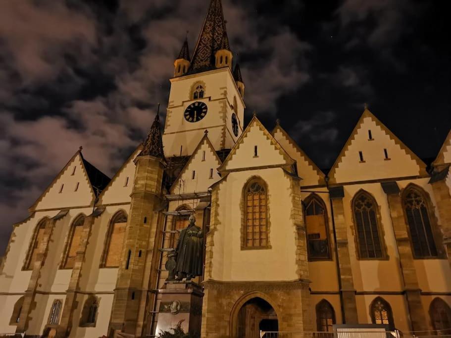 Charming Studio Ideal For Getaways Or Workations In Sibiu'S Medieval City Center Exteriör bild